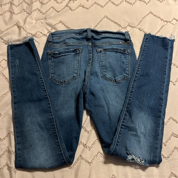 KanCan Size 5/26 Destructed Skinny Jeans - Picture 2 of 3